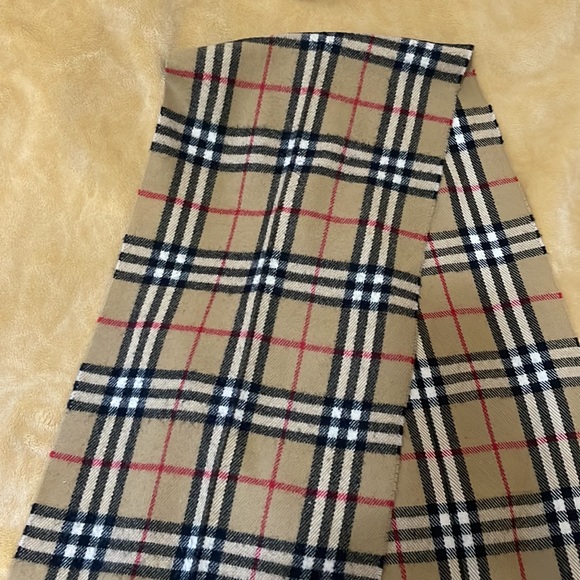 Burberrys of London Scarf - Picture 3 of 4